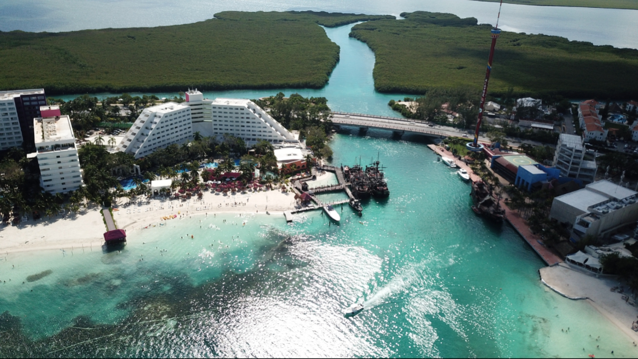 La mayoría de los puestos que se ofrecen en Cancún son en hoteles La mayoría de los puestos que se ofrecen en Cancún son en hoteles