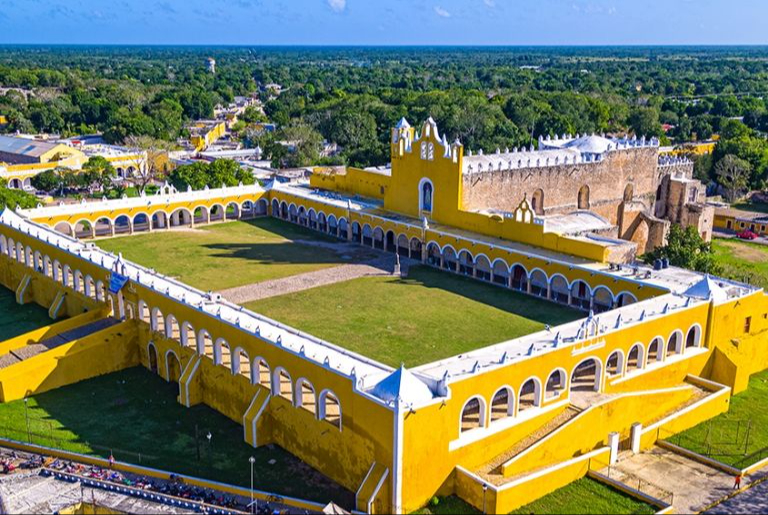 Izamal destaca por su belleza colonial Izamal destaca por su belleza colonial