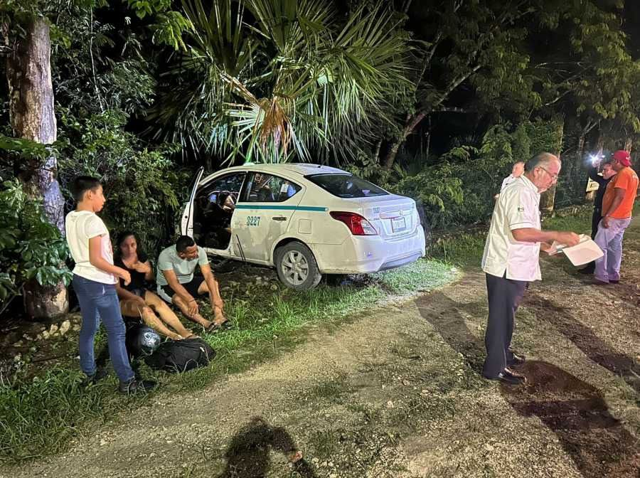 A pesar de no haber lesionados, pasajeros seguían asustados tras el accidente A pesar de no haber lesionados, pasajeros seguían asustados tras el accidente