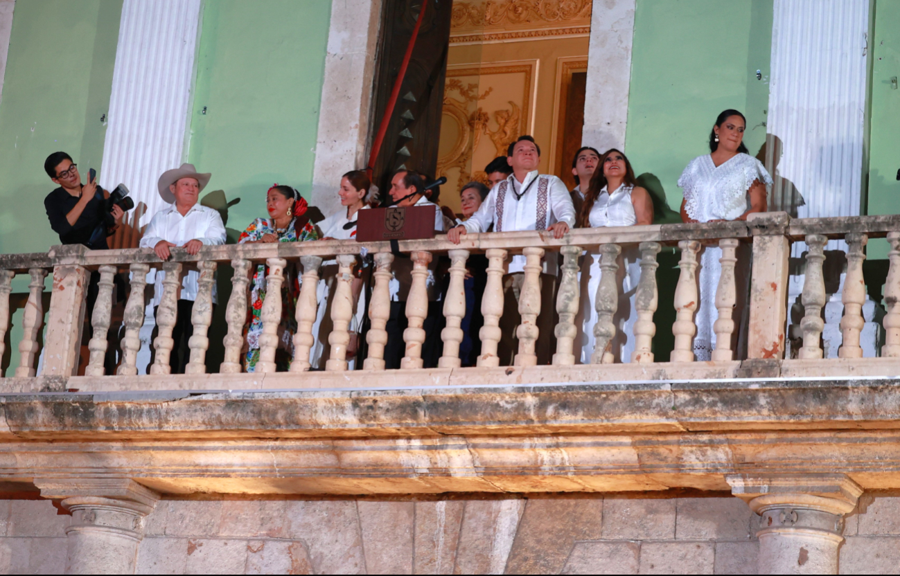 Al primer minuto, Huacho Díaz Mena ingresó al Palacio de Gobierno Al primer minuto, Huacho Díaz Mena ingresó al Palacio de Gobierno