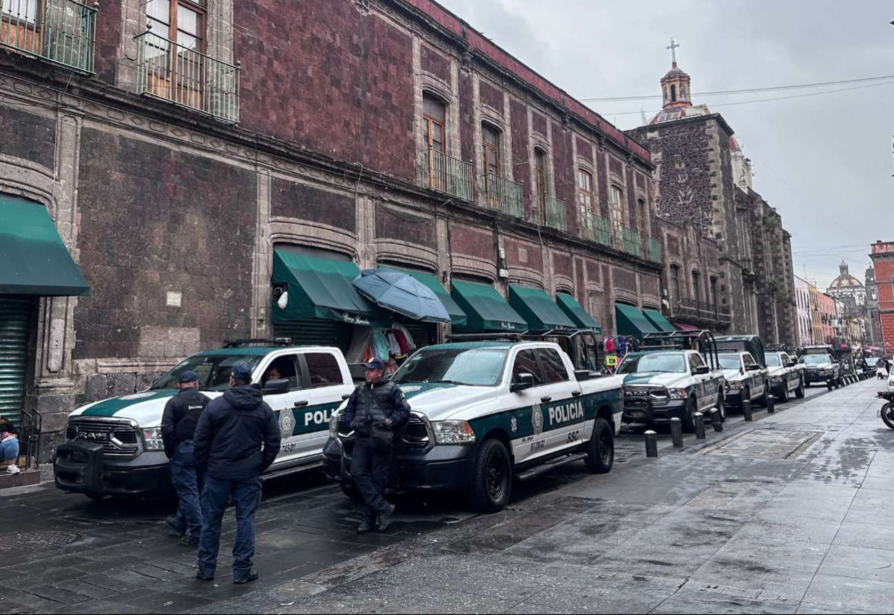 El perimetro del zócalo permanece cerrado El perimetro del zócalo permanece cerrado