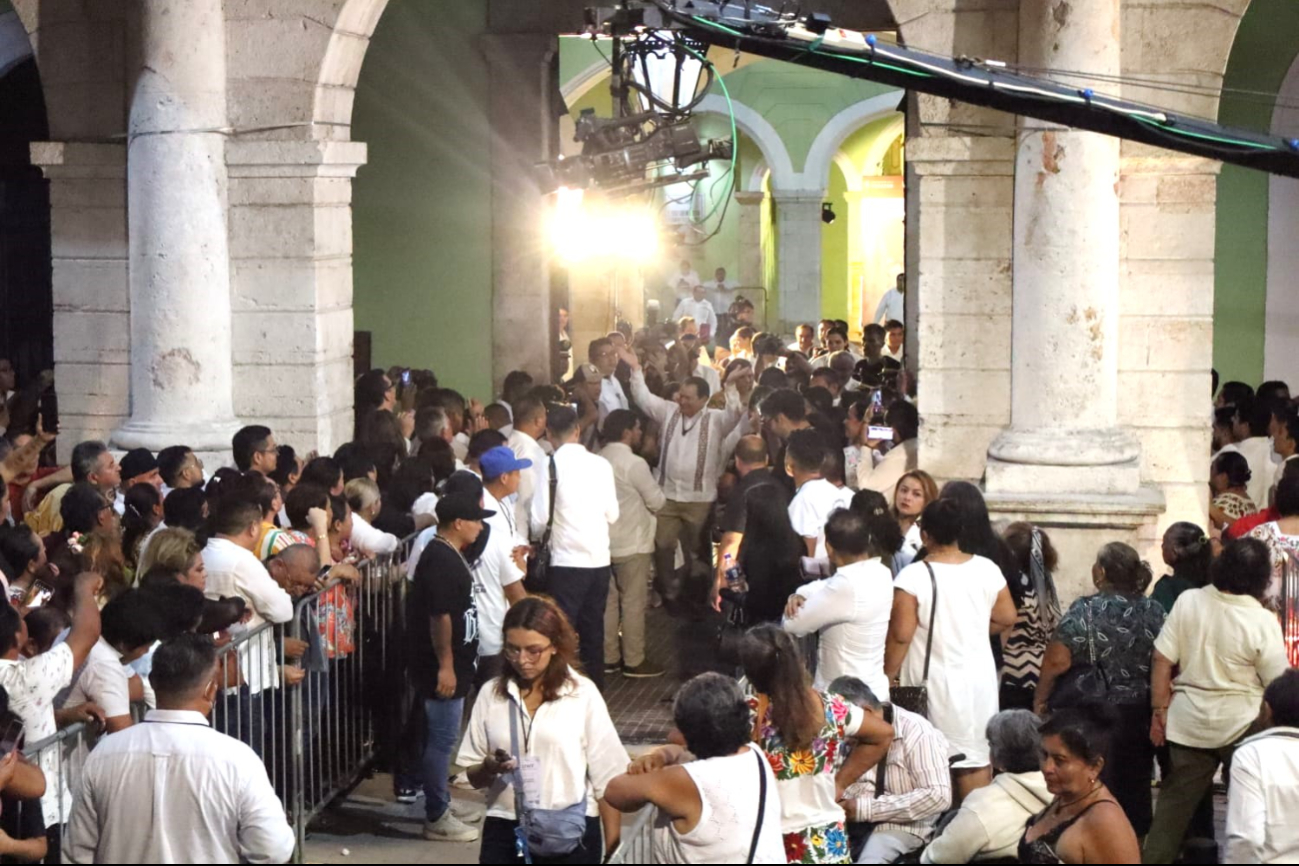 Huacho Díaz Mena aseguró que se acabaron los privilegios para unos cuantos, pues su Gobierno será del pueblo. Huacho Díaz Mena aseguró que se acabaron los privilegios para unos cuantos, pues su Gobierno será del pueblo.
