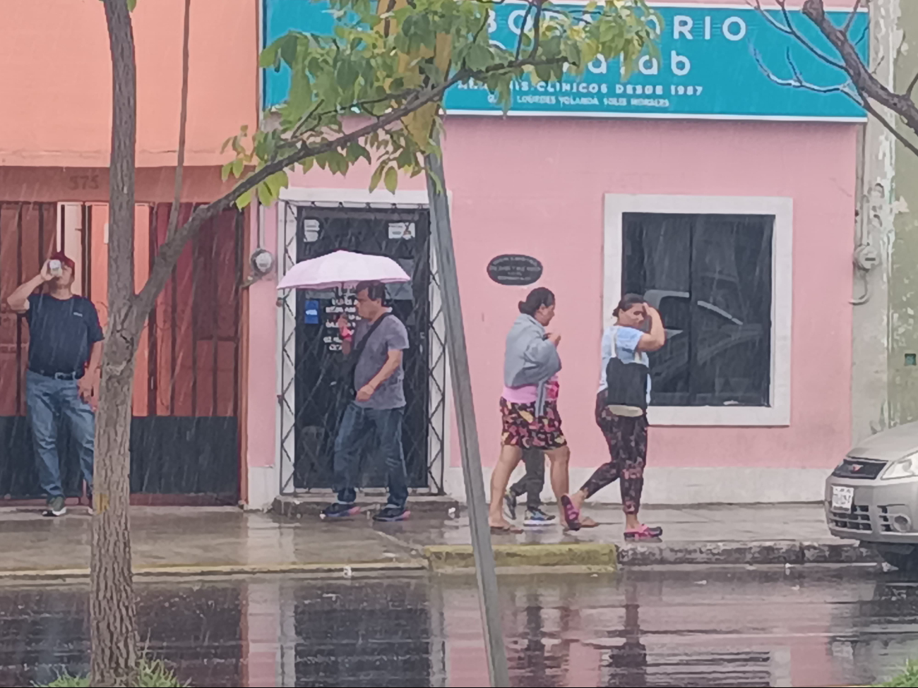 Las lluvias perdurarán toda la tarde Las lluvias perdurarán toda la tarde
