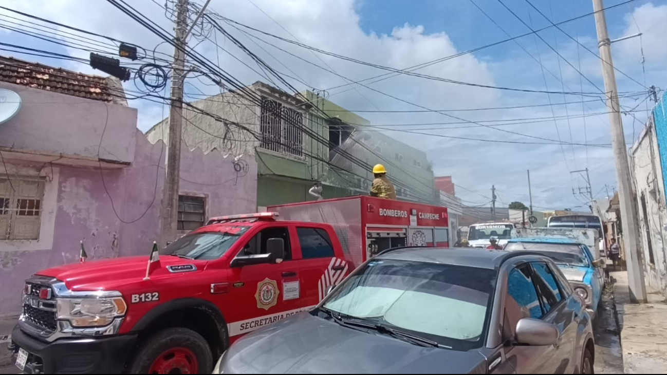 Incendio en Santa Ana genera movilización de bomberos 