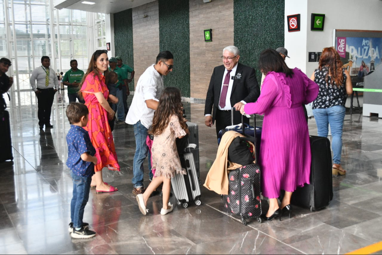  Huelga de pilotos afectaría vuelos    de Campeche
