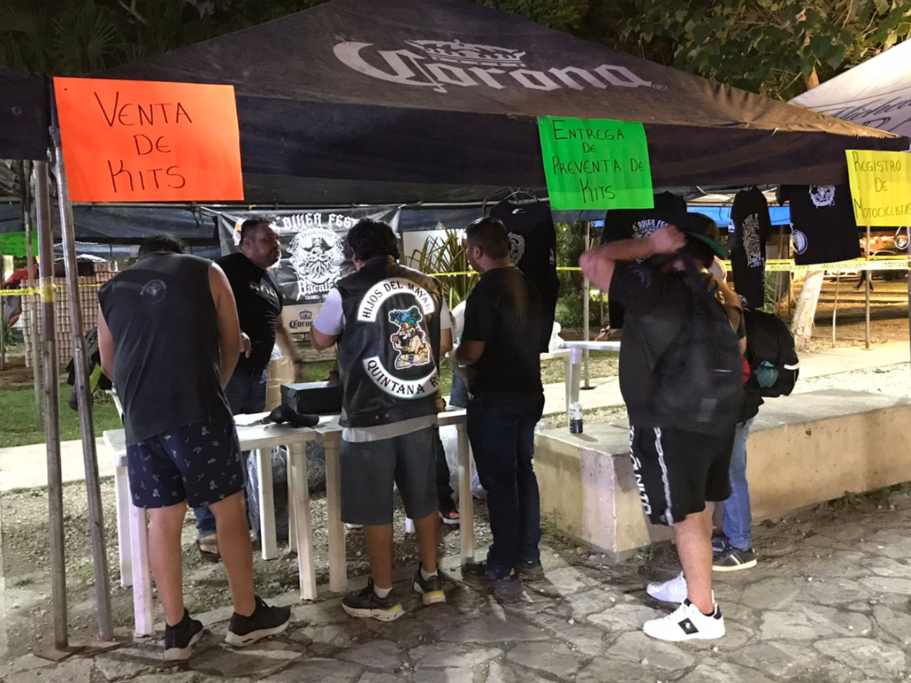 El Biker Fest 2024 Bacalar vio la venta de distinta mercancía motociclística.