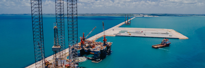 El Puerto de Seybaplaya es un centro de desarrollo industrial y reparación de plataformas petroleras