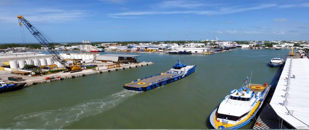 El Puerto Isla del Carmen es la plataforma logística petrolera más importante de México