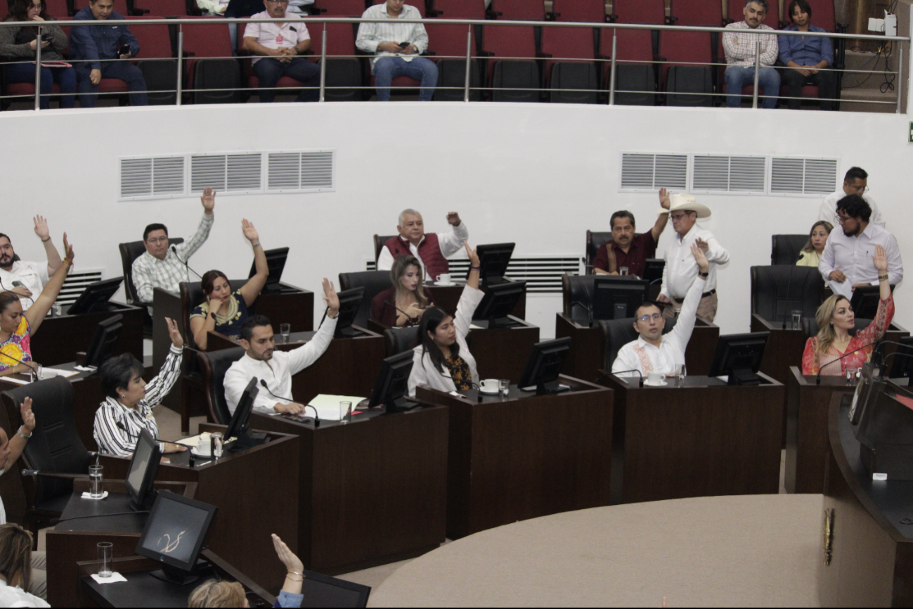 Los integrantes de la LXIV Legislatura aprobaron por unanimidad el punto de acuerdo que presentó Samuel Lizama, para que el edificio reciba productos para ayuda