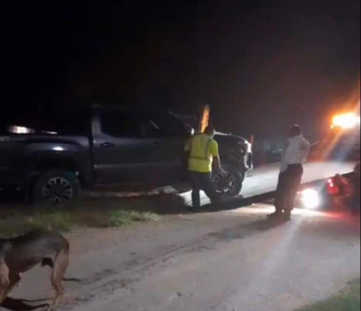Dos camionetas presuntamente propiedad de la regidora Thaili Sala Gómez, protagonizaron un incidente vial en Escárcega Dos camionetas presuntamente propiedad de la regidora Thaili Sala Gómez, protagonizaron un incidente vial en Escárcega