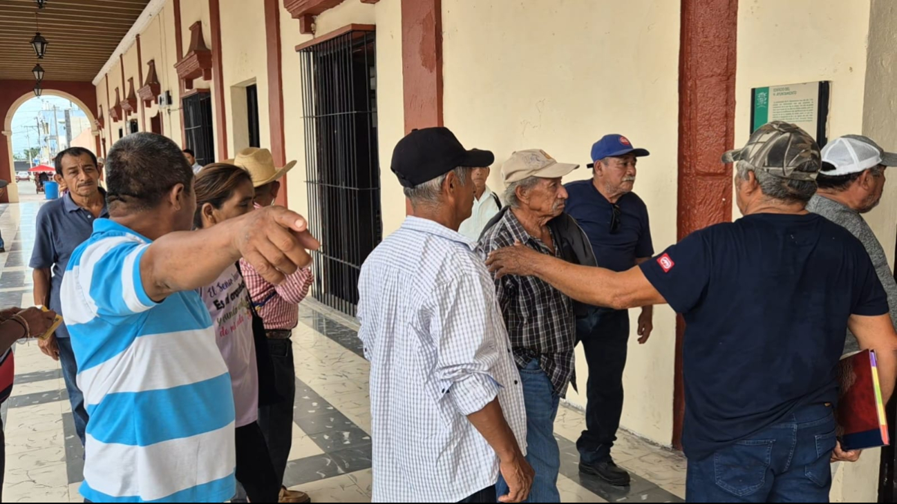 Pobladores de Cinco de Febrero exigen audiencia con autoridades por problemas con el comisario municipal Pobladores de Cinco de Febrero exigen audiencia con autoridades por problemas con el comisario municipal