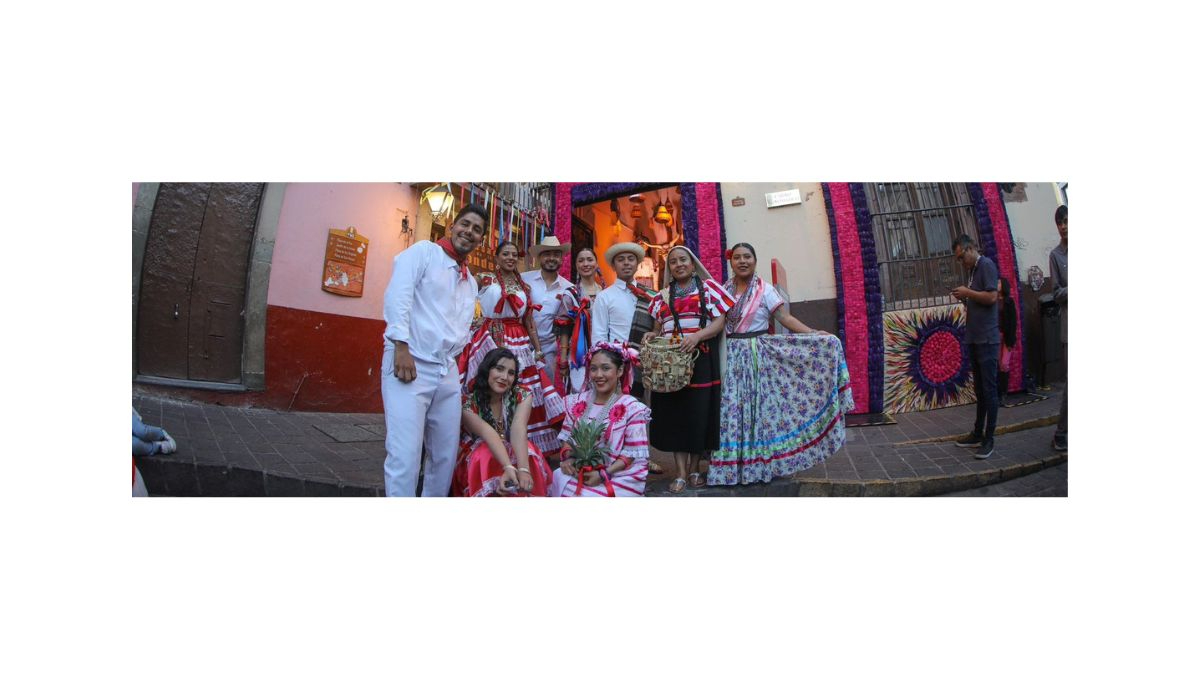 Este 11 de octubre inició la 52° edición del Festival Internacional Cervantino en Guanajuato Este 11 de octubre inició la 52° edición del Festival Internacional Cervantino en Guanajuato