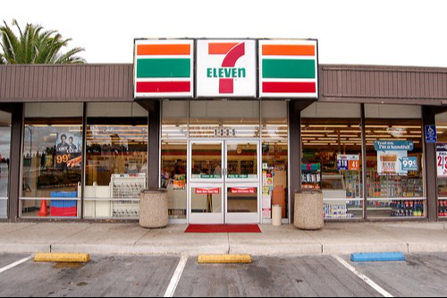 Ella es la influencer embarazada en riesgo de perder a su bebé tras ser golpeada en 7 Eleven