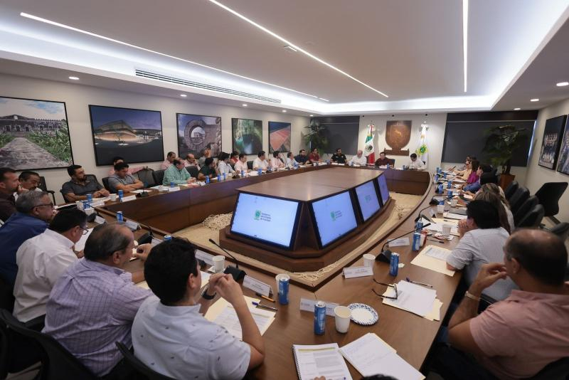 Joaquín Díaz Mena, recibió el informe de su Gabinete legal y ampliado Joaquín Díaz Mena, recibió el informe de su Gabinete legal y ampliado