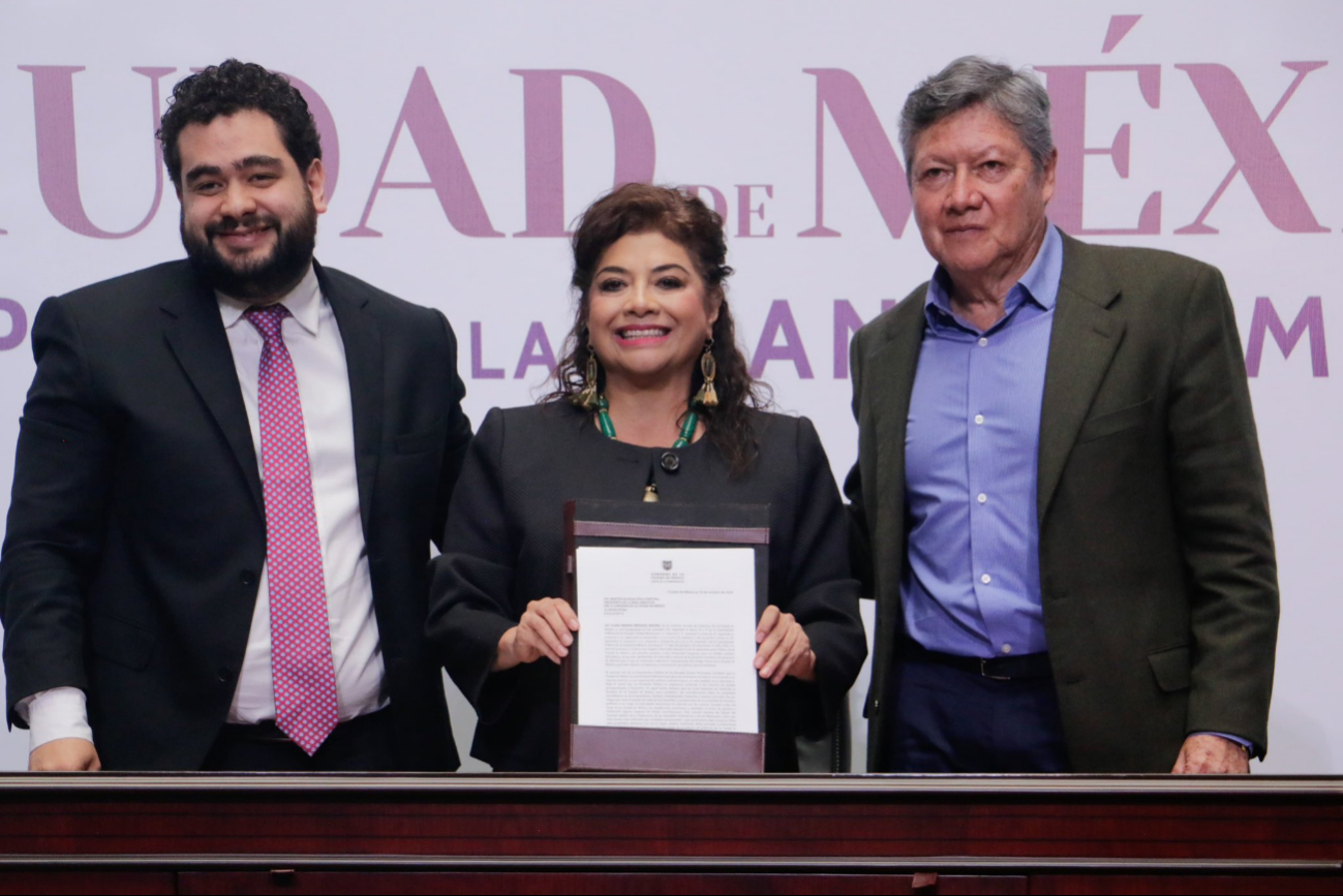 Clara Brugada, jefa de Gobierno de la CDMX propone el regreso de la licencia de conducir permanente Clara Brugada, jefa de Gobierno de la CDMX propone el regreso de la licencia de conducir permanente