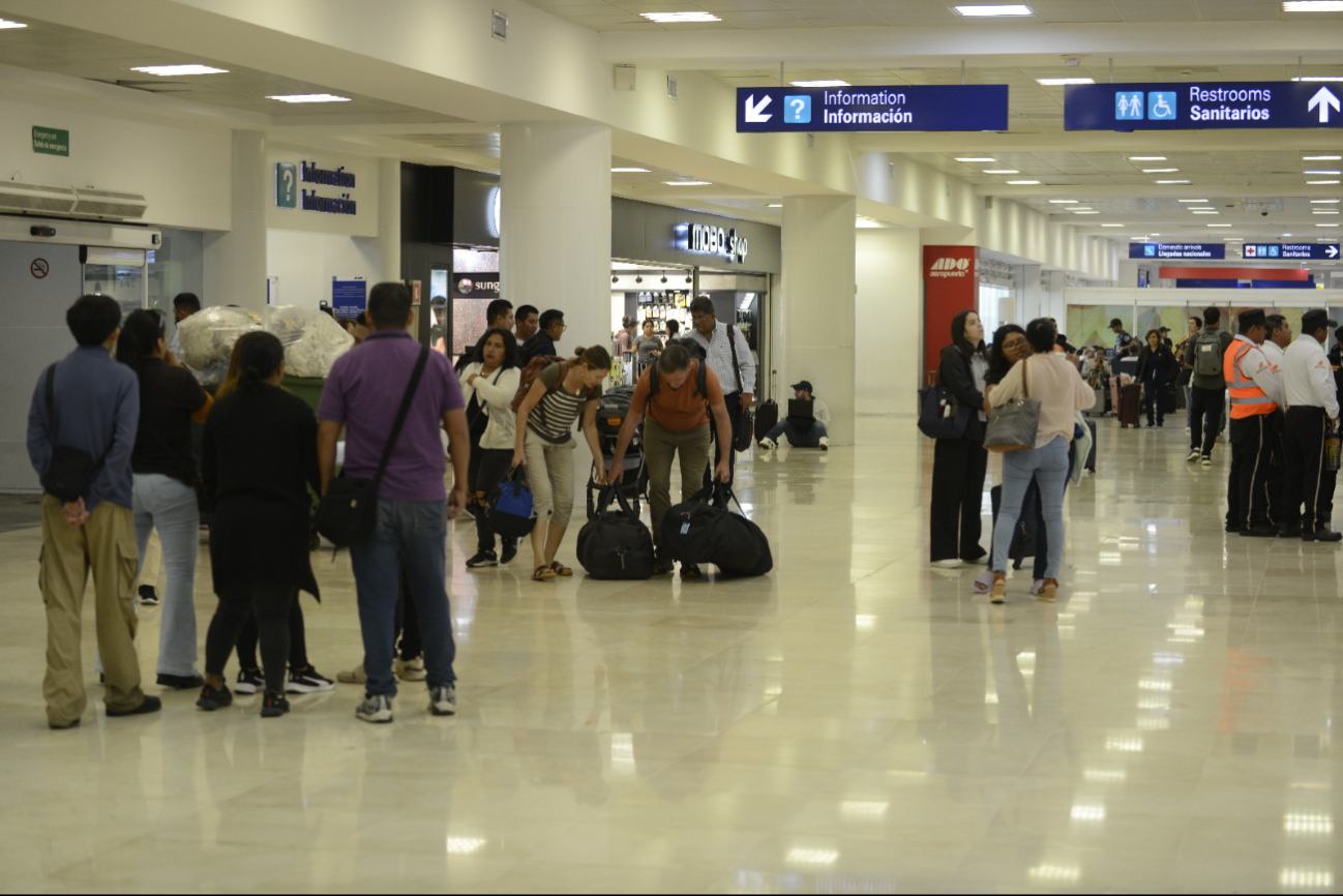 Fuera del AIC hay opciones de transporte de diferentes precios Fuera del AIC hay opciones de transporte de diferentes precios