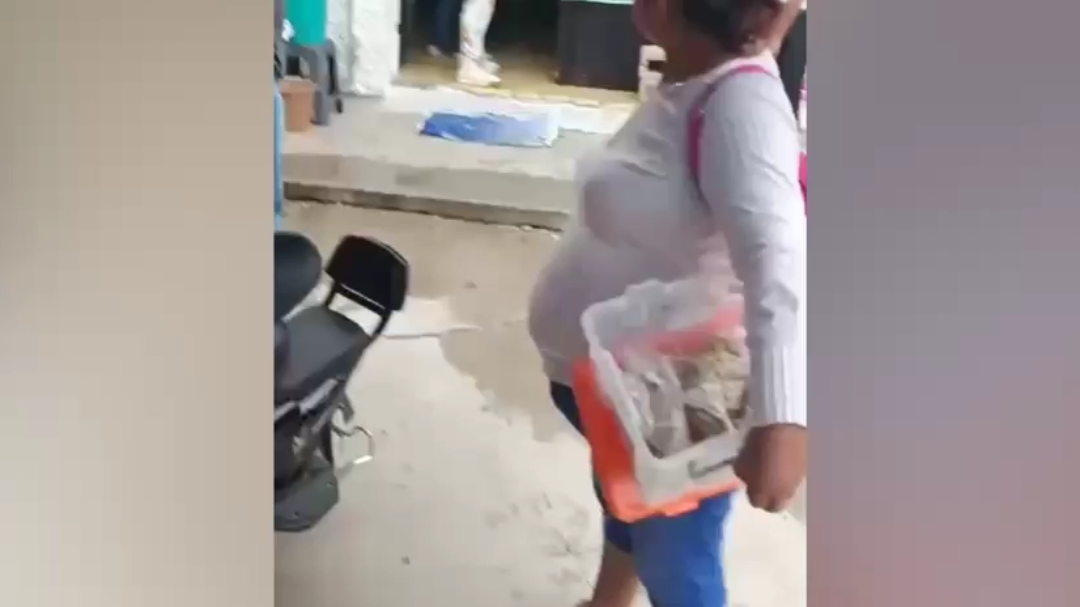 El incidente se desarrolló en medio de golpes, empujones e insultos, con el menor pidiendo ayuda El incidente se desarrolló en medio de golpes, empujones e insultos, con el menor pidiendo ayuda