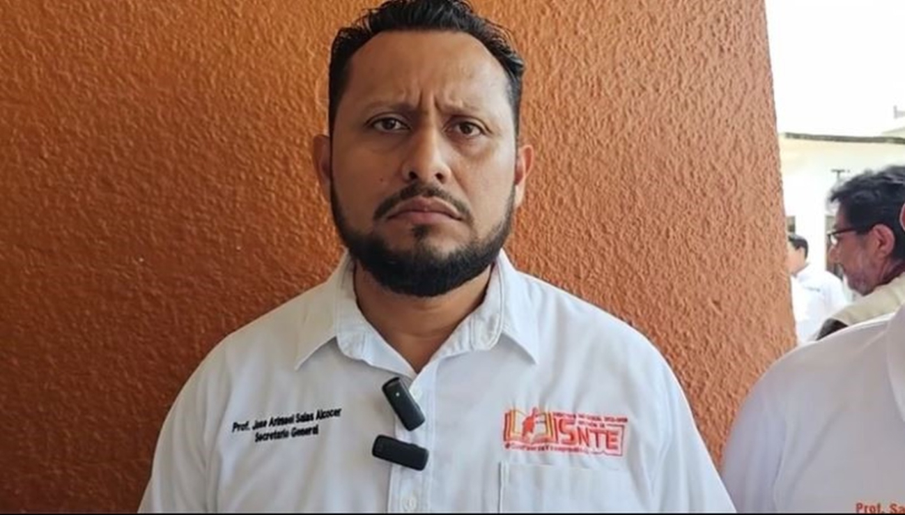 Arimael Salas Alcocer, secretario del SNTE, afirma que los docentes compartirán principales problemas con Elda Xix. Arimael Salas Alcocer, secretario del SNTE, afirma que los docentes compartirán principales problemas con Elda Xix.