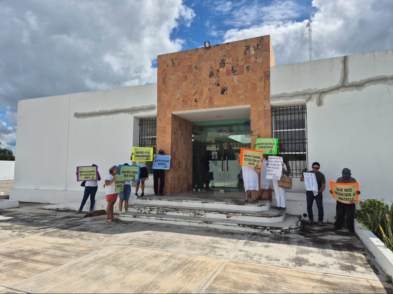 Exigen justicia para Mateo, niño sustraído a la fuerza por su madre en Champotón