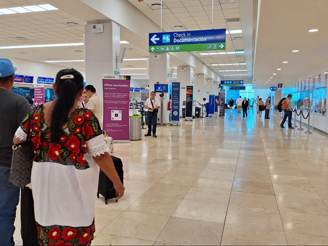 Hay un regular movimiento de pasajeros en el aeropuerto de Mérida Hay un regular movimiento de pasajeros en el aeropuerto de Mérida