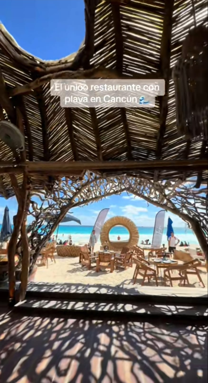 El restaurante con playa se encuentra en la Zona Hotelera El restaurante con playa se encuentra en la Zona Hotelera