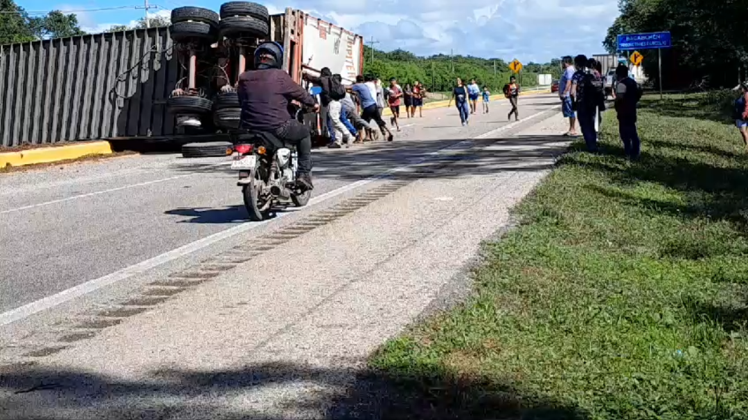 El tráfico se atoró en carretera El tráfico se atoró en carretera