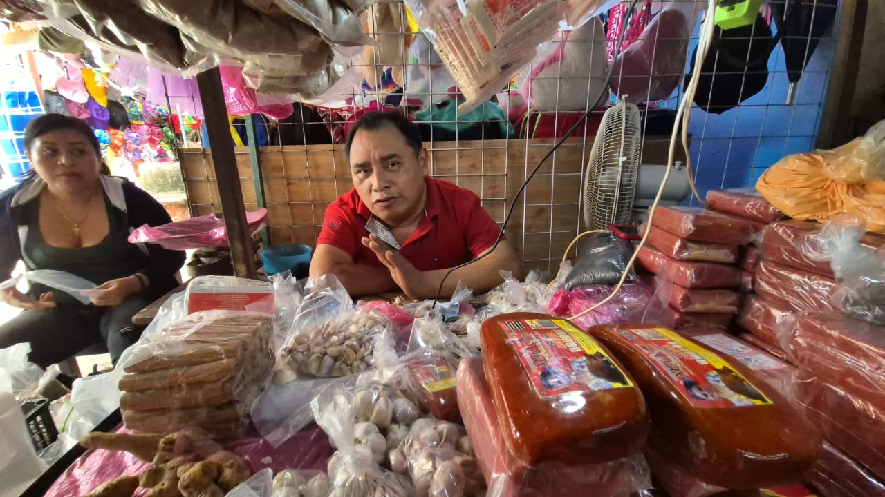  Locatarios de Champotón prevén repunte de ventas por Día de Muertos   