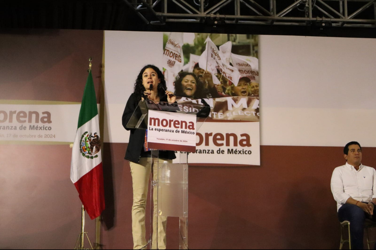 María Alcalde se dirigió hacia los simpatizantes de Morena en evento oficial. María Alcalde se dirigió hacia los simpatizantes de Morena en evento oficial.
