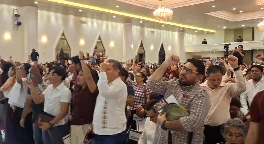 Cientos de simpatizantes de Morena se reunieron en Yucatán para recibir a los dirigentes nacionales del partido Cientos de simpatizantes de Morena se reunieron en Yucatán para recibir a los dirigentes nacionales del partido