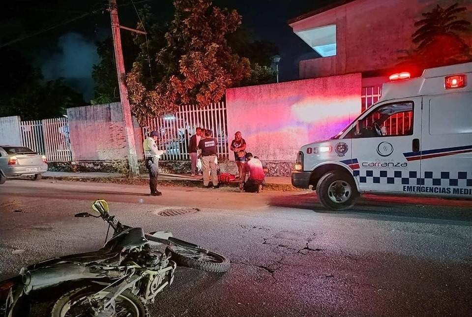 Conductor le cierra el paso a motociclista en Solidaridad Conductor le cierra el paso a motociclista en Solidaridad