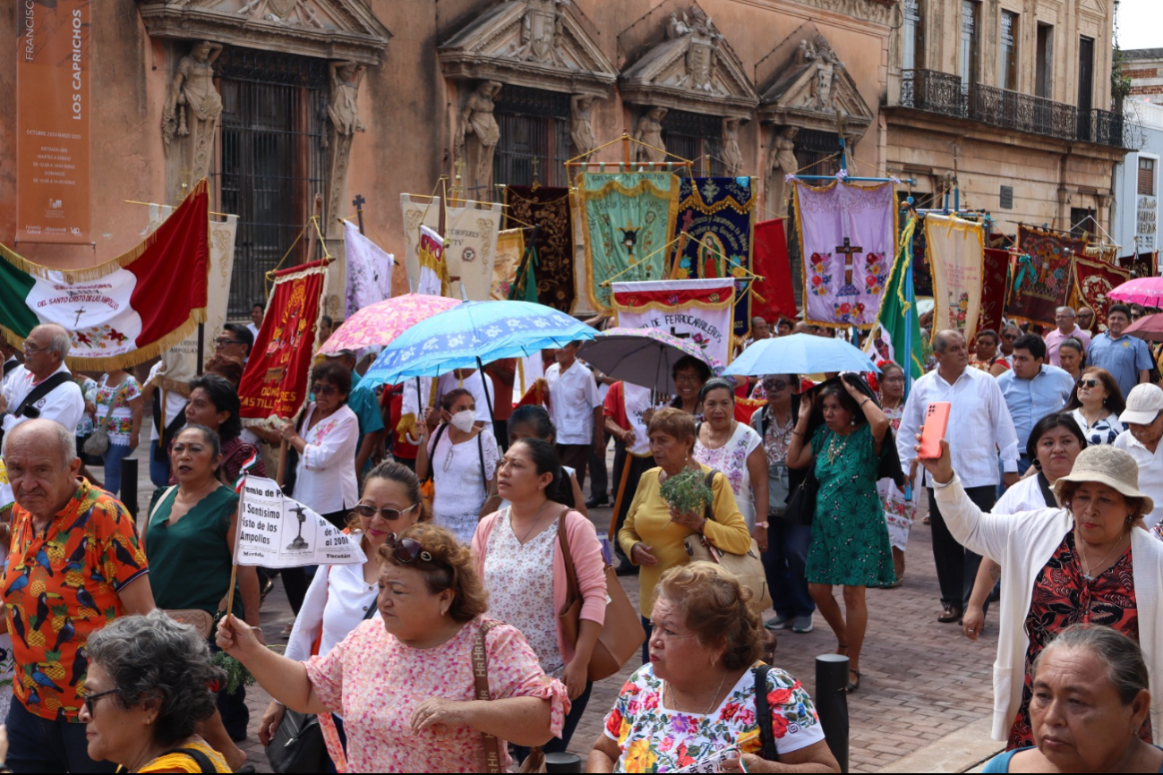 Decenas de feligreses asistieron a la celebración Decenas de feligreses asistieron a la celebración