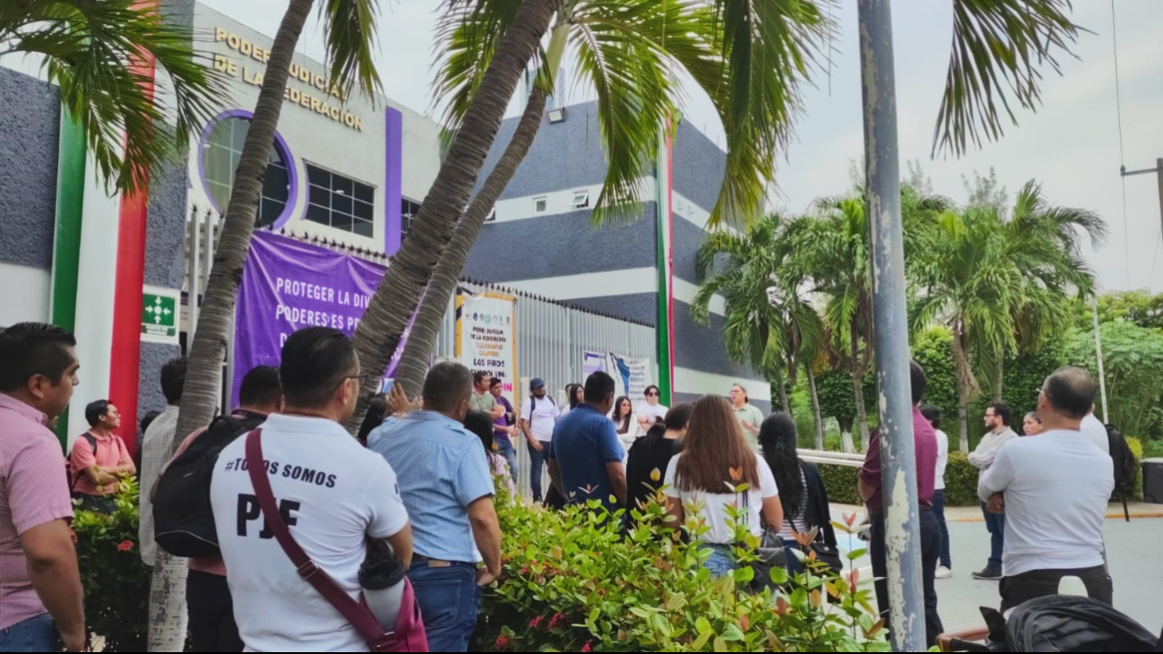 El 75% de los trabajadores del PJF en Ciudad del Carmen podrían perder su empleo en octubre de 2025 El 75% de los trabajadores del PJF en Ciudad del Carmen podrían perder su empleo en octubre de 2025