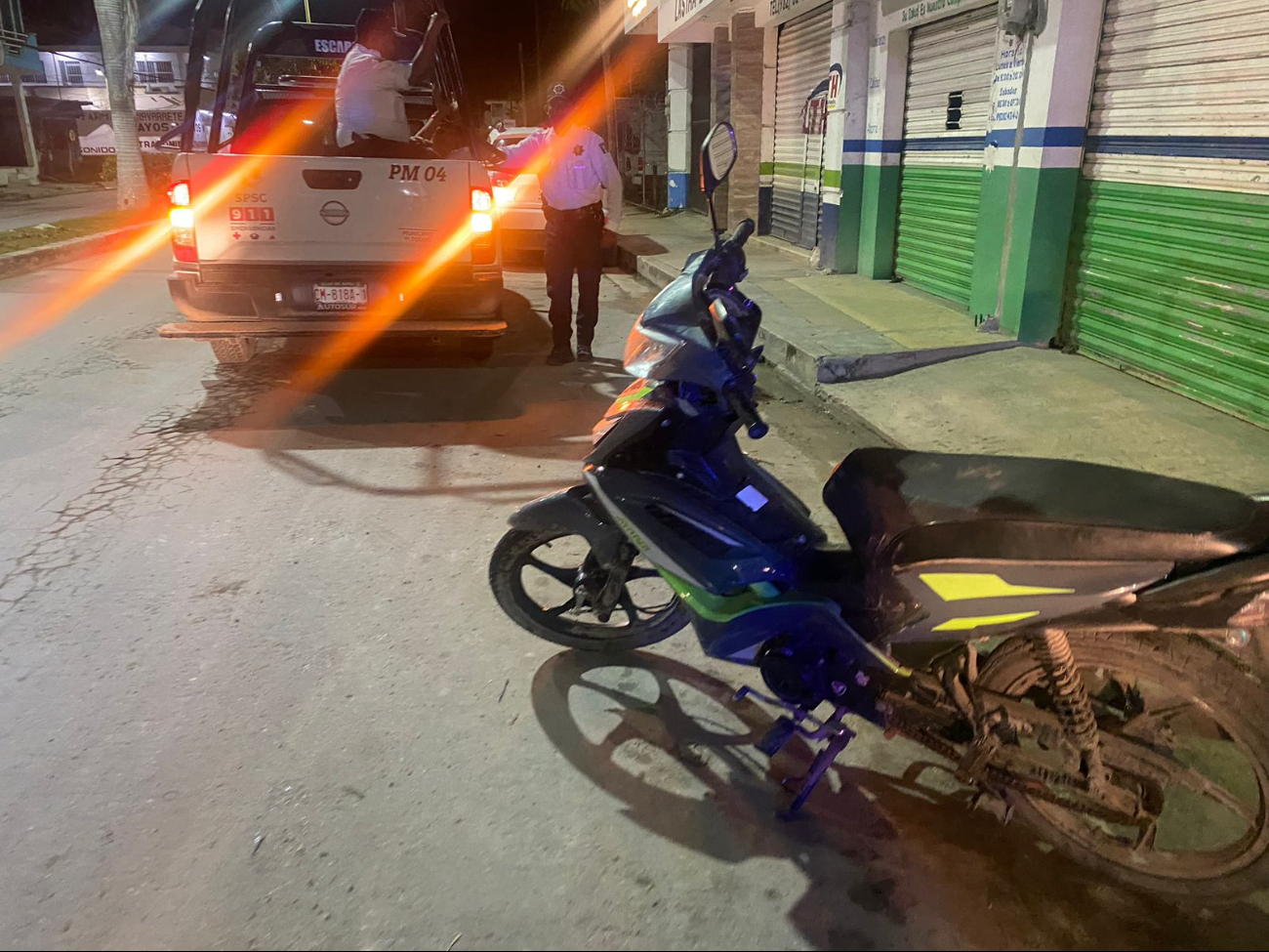 Cae "El Chato" tras robo de motocicleta en plena colonia Centro, en Escárcega