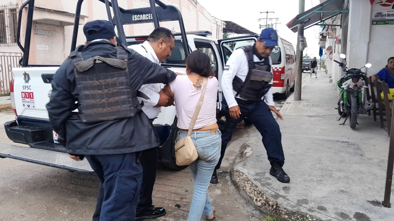 Mujer, bajo influencia de drogas, es detenida tras confesar presunto asesinato en Escárcega 