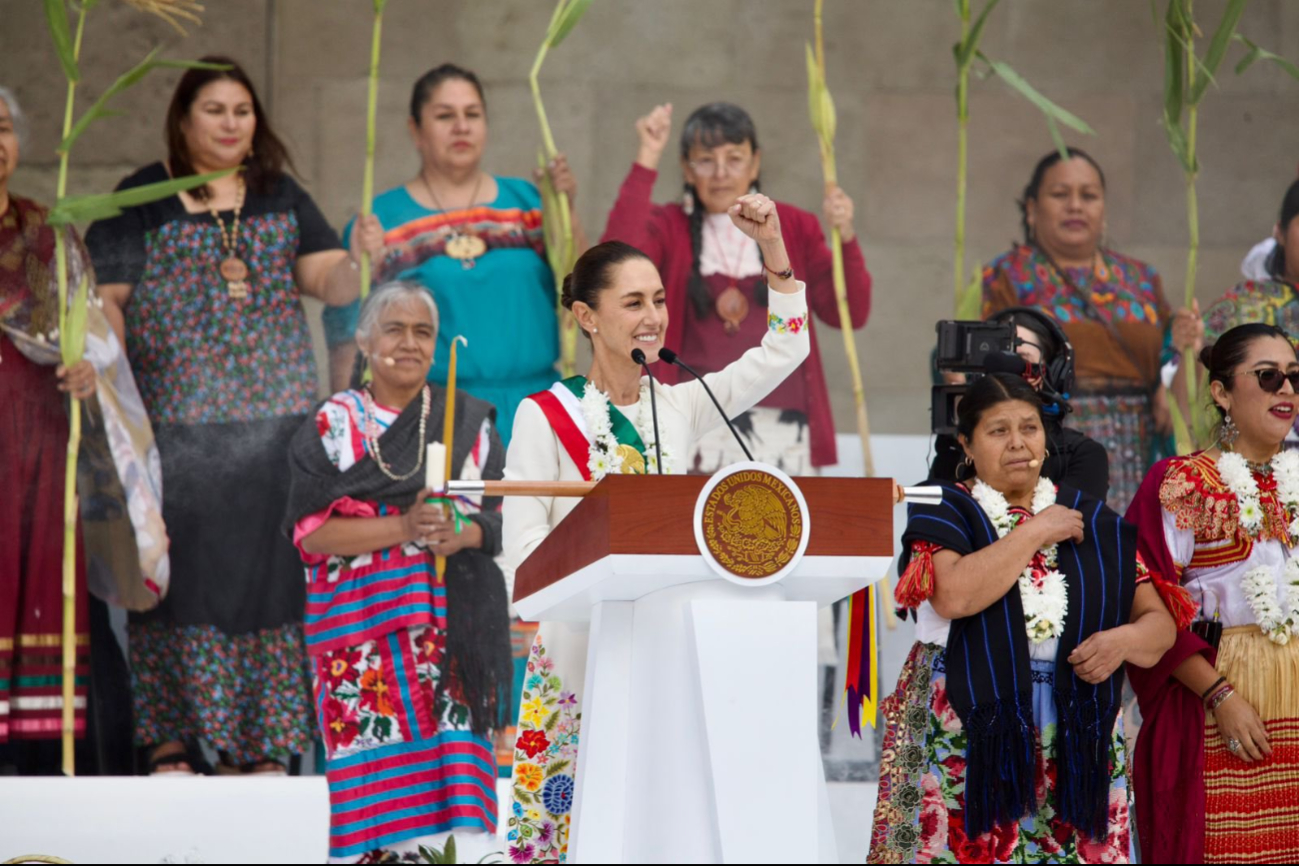 Claudia Sheinbaum promete la ampliación de la carretera a Isla Blanca Claudia Sheinbaum promete la ampliación de la carretera a Isla Blanca