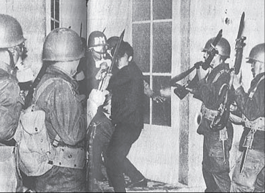 El periodista Mario Renato Menéndez fue de los únicos en revelar la verdad sobre Tlatelolco El periodista Mario Renato Menéndez fue de los únicos en revelar la verdad sobre Tlatelolco
