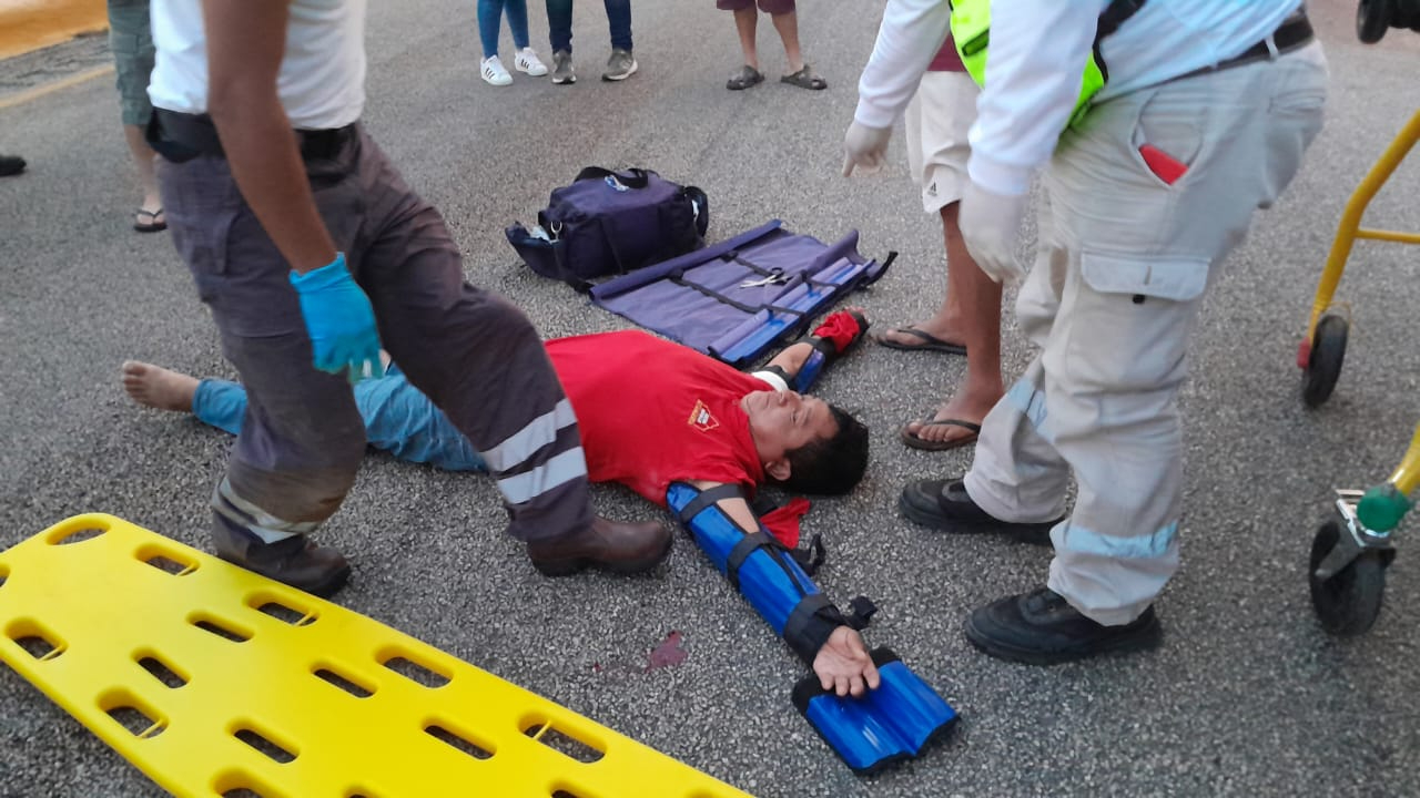 Francisco Aurelio Uc Puc sufrió fracturas en ambos brazos y el pie derecho. Francisco Aurelio Uc Puc sufrió fracturas en ambos brazos y el pie derecho.