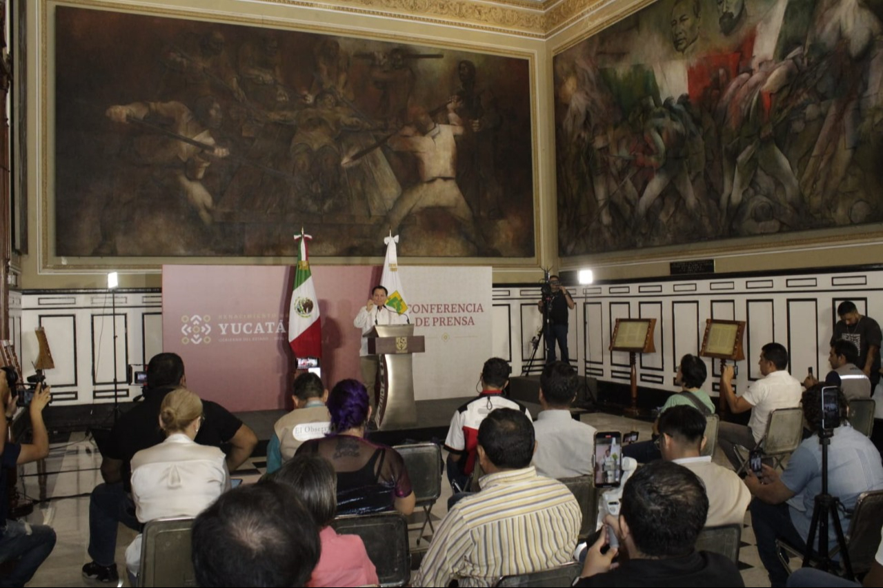 Joaquín Díaz Mena dio inicio con sus conferencias Joaquín Díaz Mena dio inicio con sus conferencias