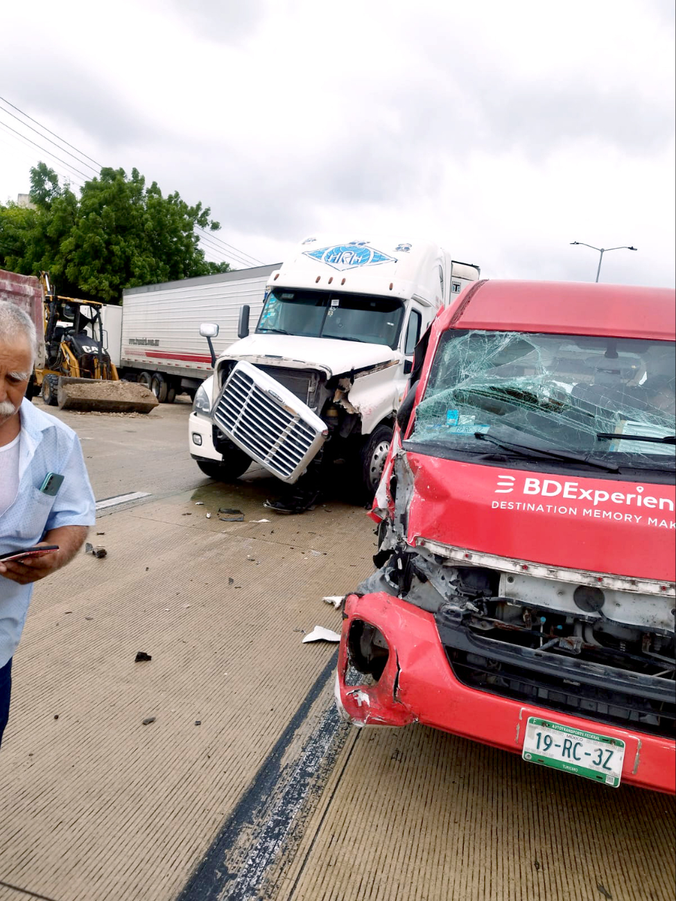 Las causas de los accidentes se debieron por el asfalto mojado, exceso de velocidad y falta de precaución Las causas de los accidentes se debieron por el asfalto mojado, exceso de velocidad y falta de precaución