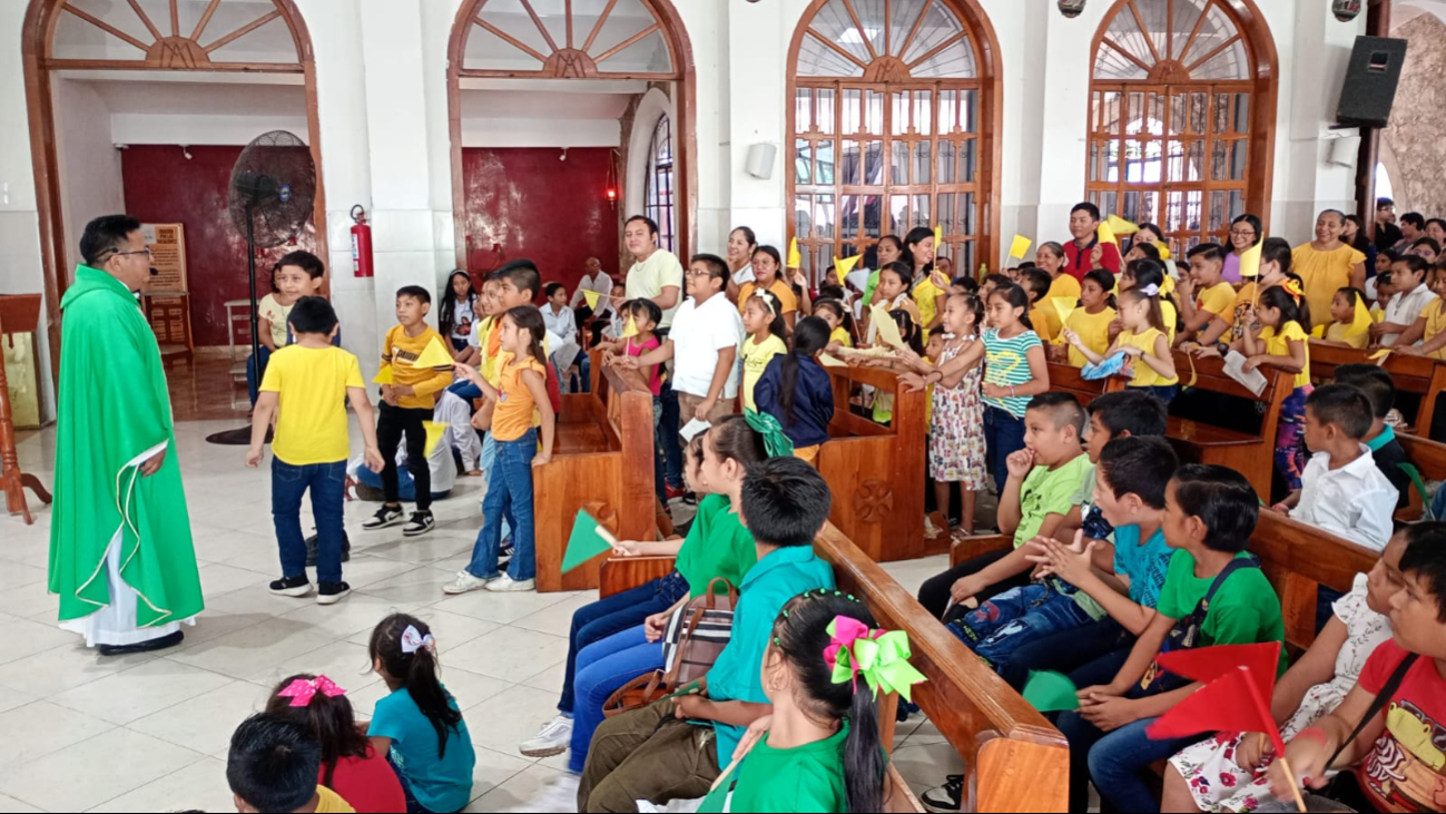Participaron padres de familia junto a menores de edad Participaron padres de familia junto a menores de edad