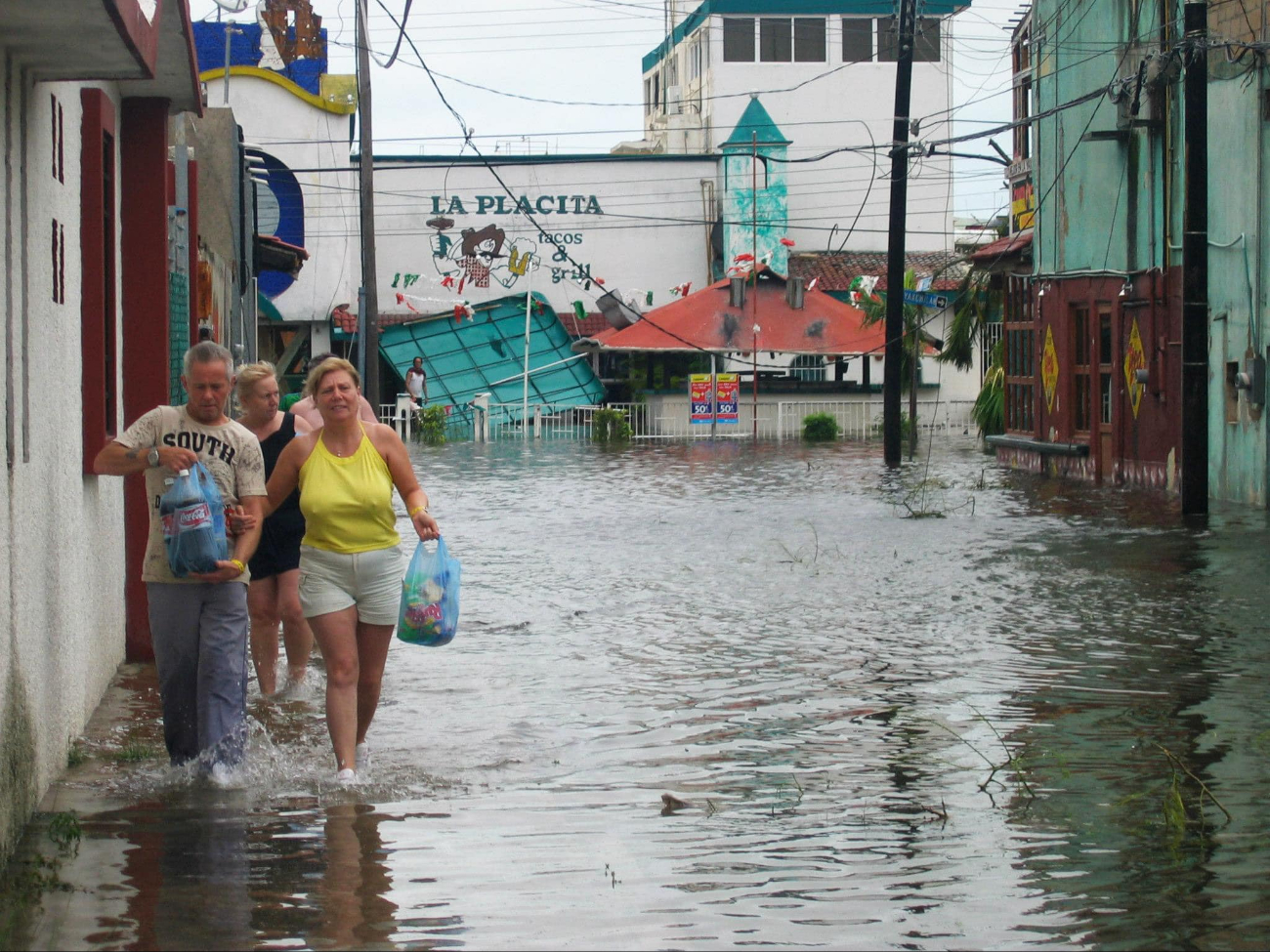 “Voces de lo vivido": Testimonios durante el paso del huracán Wilma en Quintana Roo