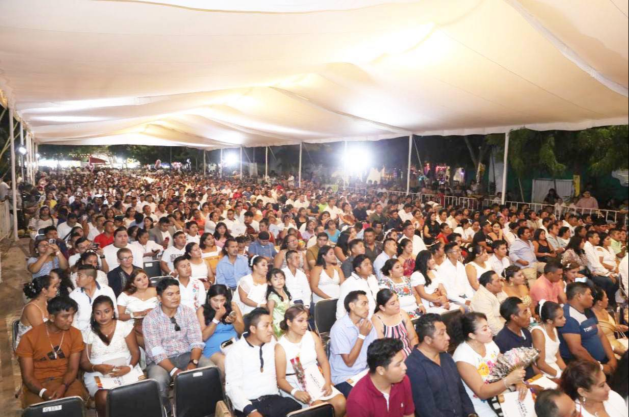 Cada año, cientos de parejas se casan en Xmatkuil Cada año, cientos de parejas se casan en Xmatkuil