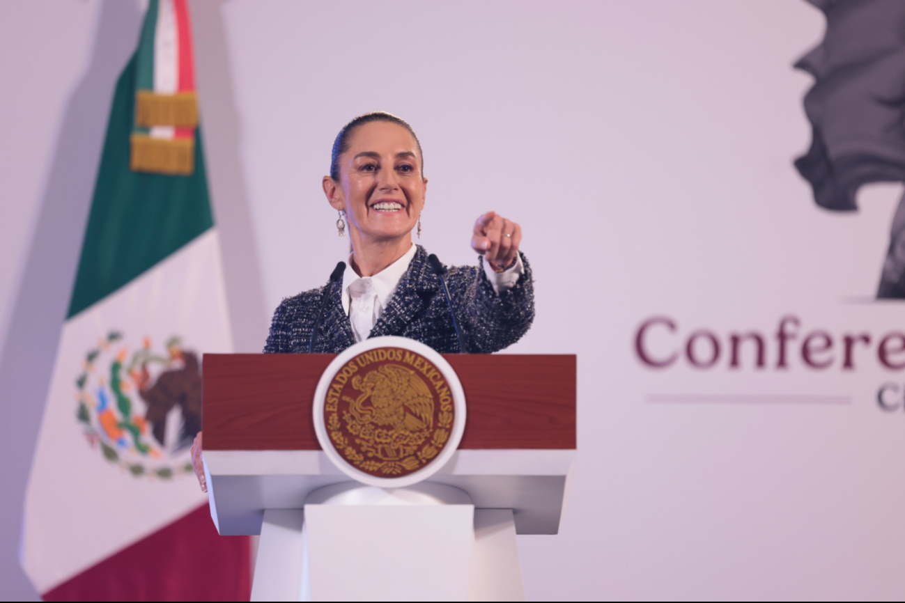 Claudia Sheinbaum expresa desacuerdo, argumenta que la reforma es constitucional y acusa a la jueza de extralimitarse. Claudia Sheinbaum expresa desacuerdo, argumenta que la reforma es constitucional y acusa a la jueza de extralimitarse.