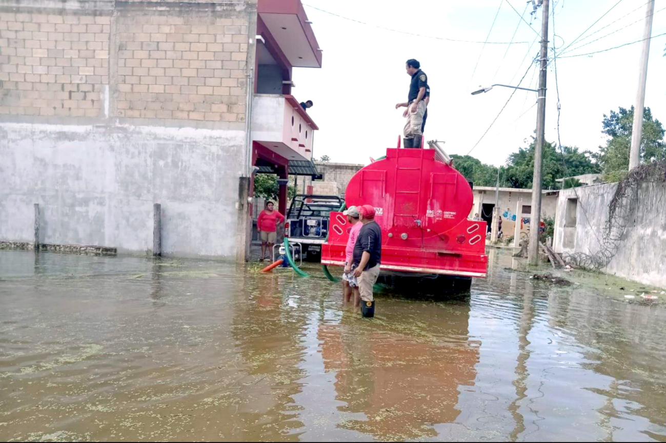 Las intensas lluvias afectan a las viviendas, dañando las pertenencias de su interior Las intensas lluvias afectan a las viviendas, dañando las pertenencias de su interior