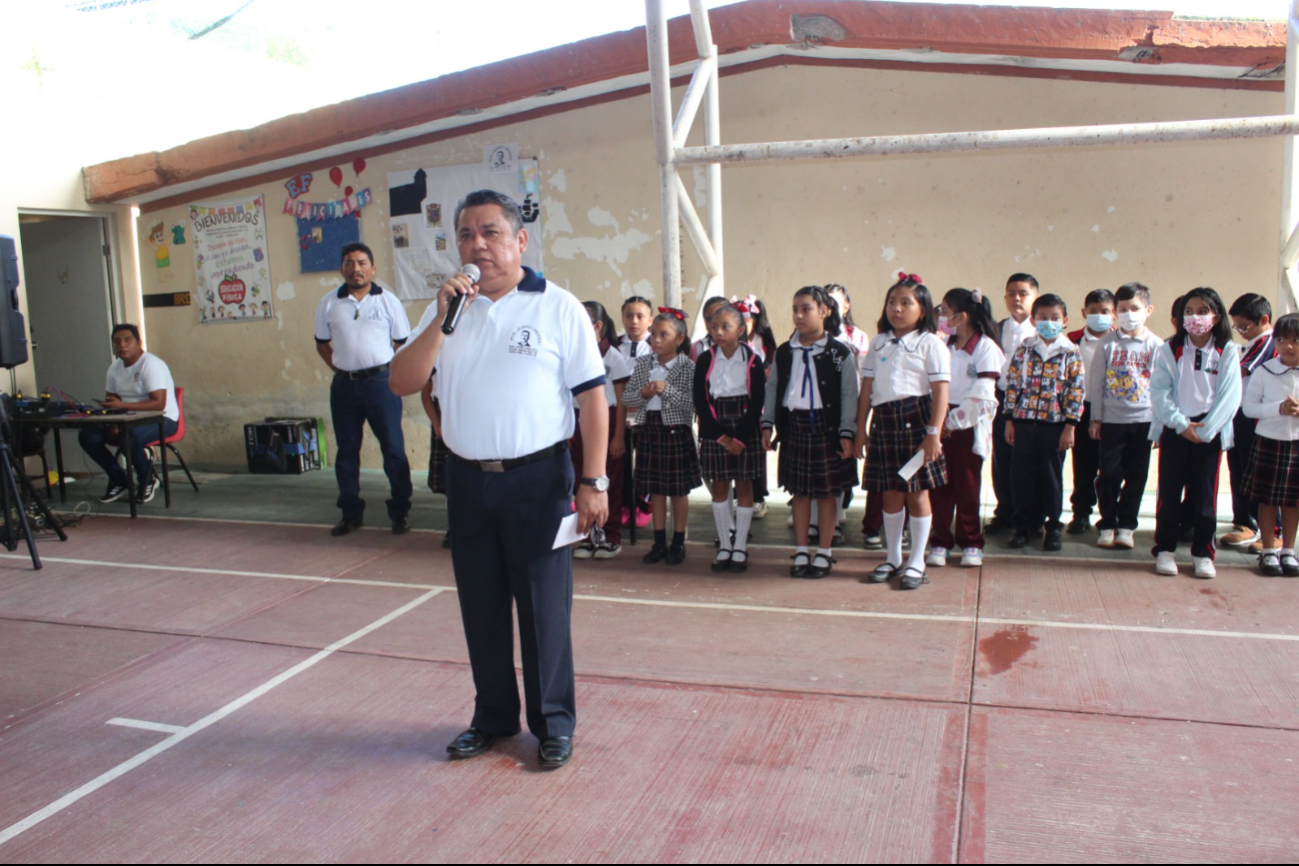 Escuelas realizan homenaje por las fallecidas Escuelas realizan homenaje por las fallecidas