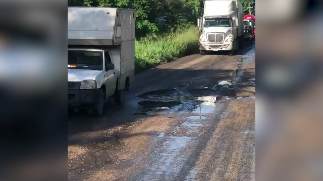 Pobladores denuncian pésimas condiciones de la carretera Pobladores denuncian pésimas condiciones de la carretera