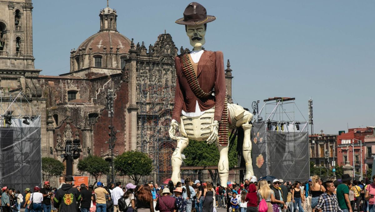 Un elemento central del Día de Muertos son las calaveras, presentes en diversas formas y estilos Un elemento central del Día de Muertos son las calaveras, presentes en diversas formas y estilos