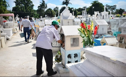 Cementerio Santa Lucía uno de los más antiguos Cementerio Santa Lucía uno de los más antiguos