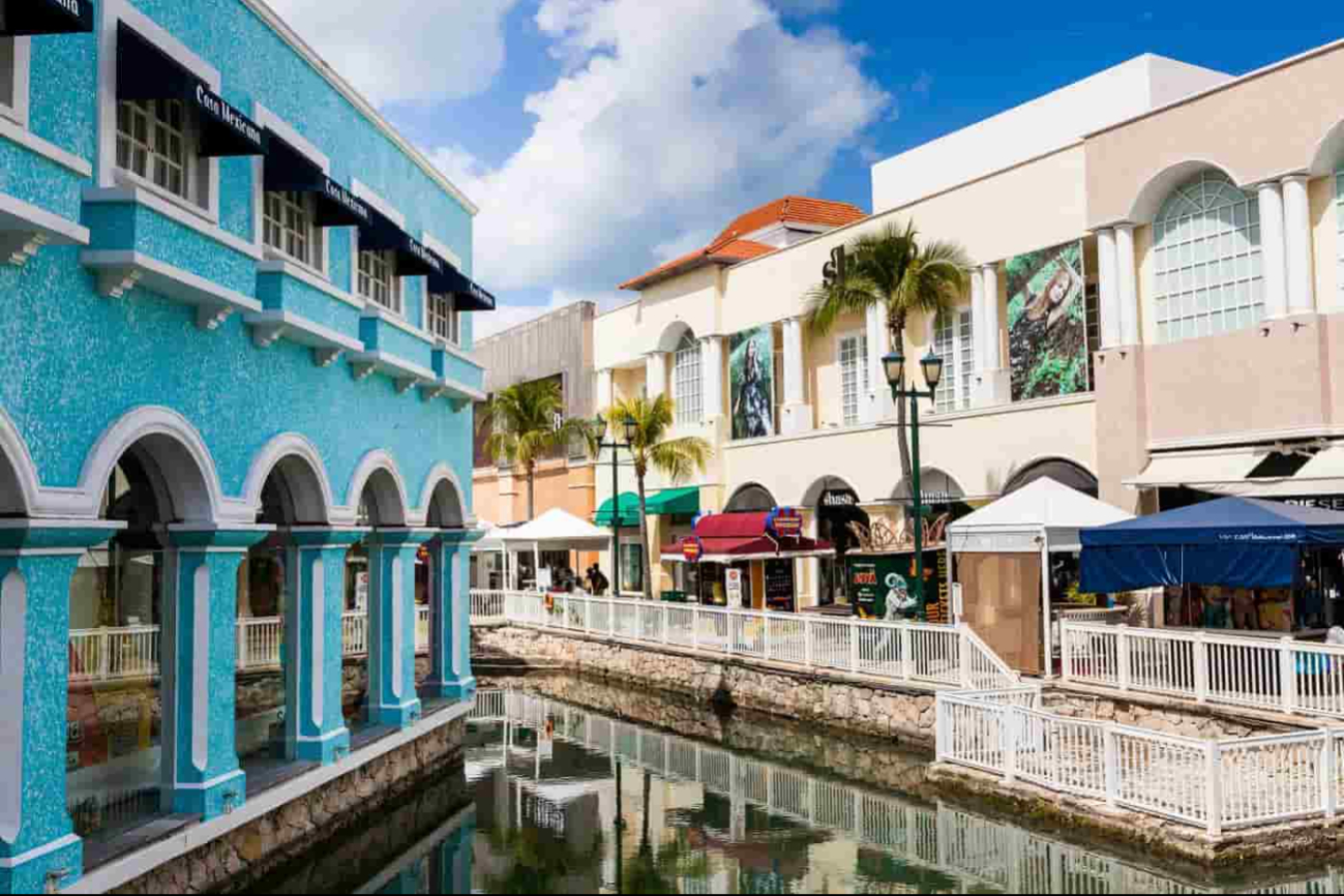 El centro comercial más bonito de Cancún destaca por su diseño y exclusividad