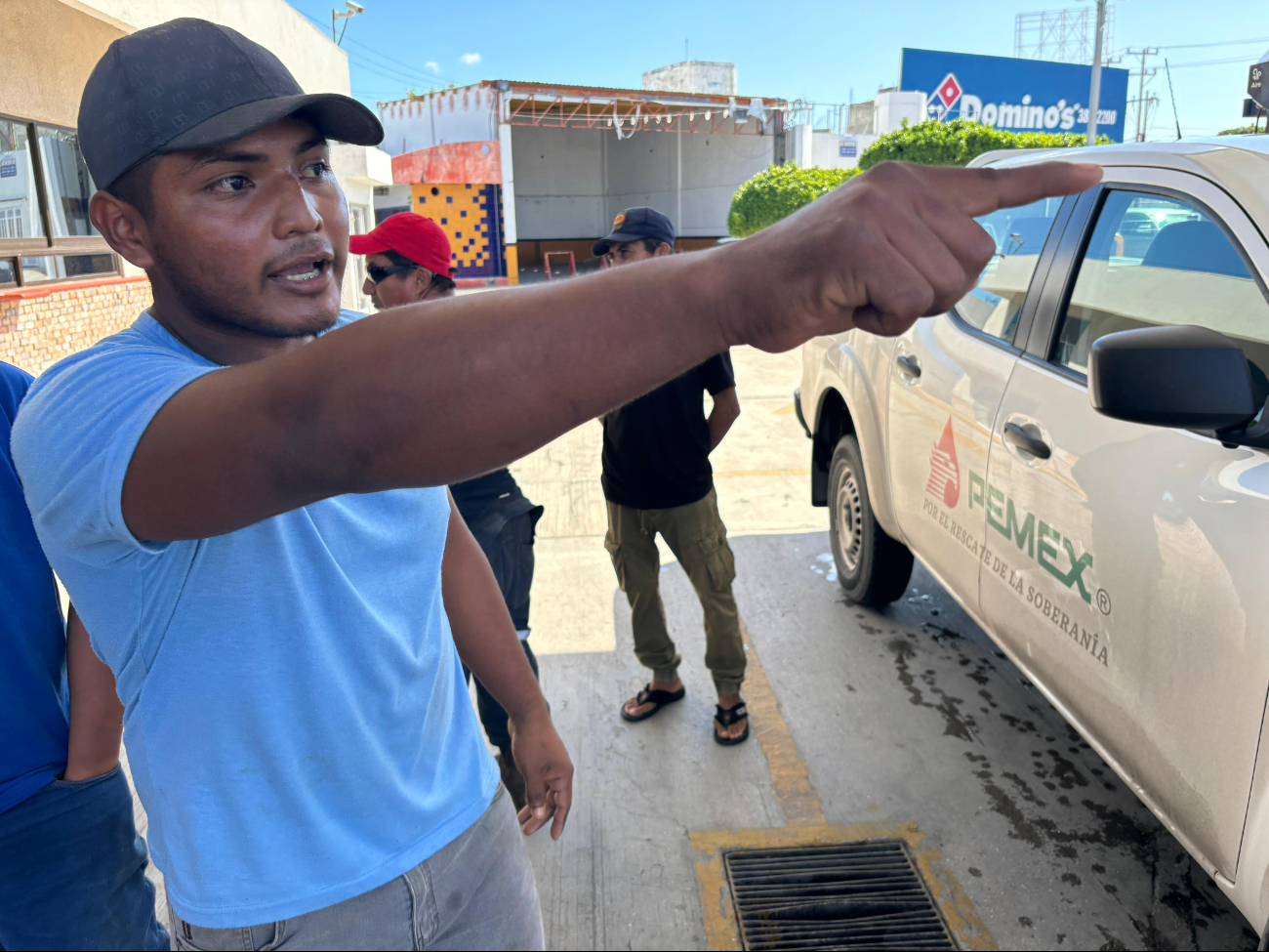 El encargado se atrincheró en su oficina hasta la llegada de las autoridades El encargado se atrincheró en su oficina hasta la llegada de las autoridades